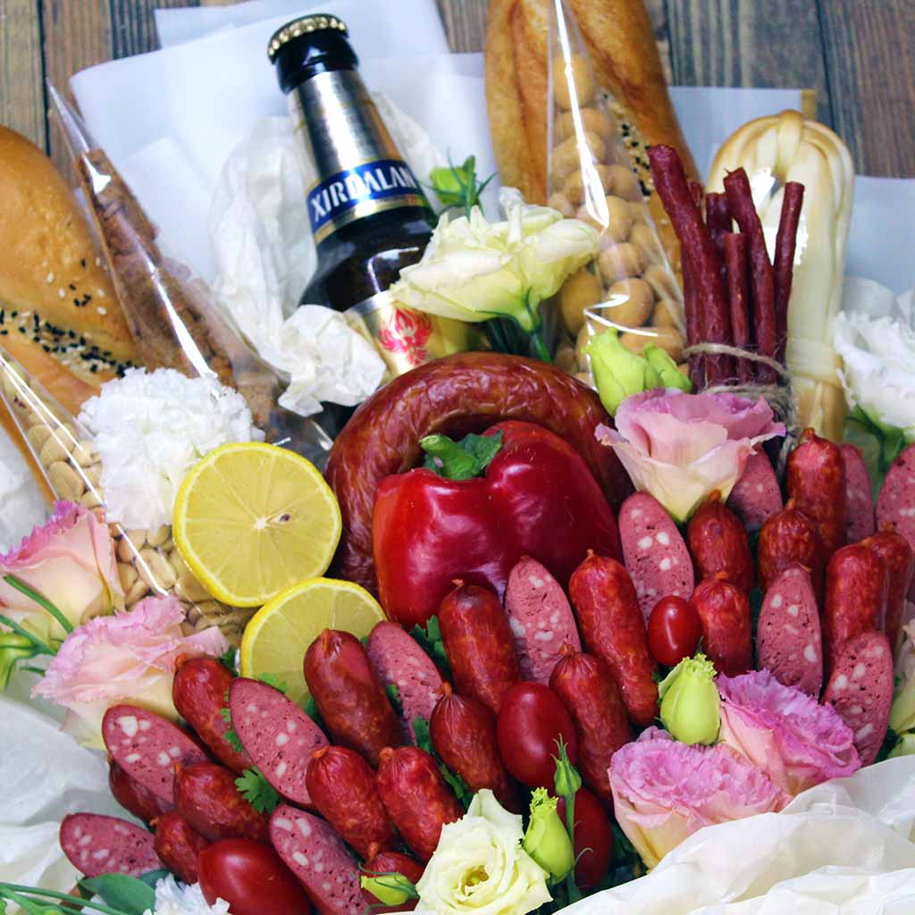 Мужской букет с орехами и закусками к пиву